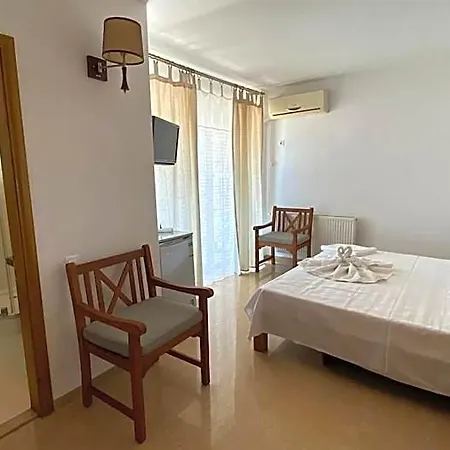 Hotel Sor Pe Plaja Belona 3*